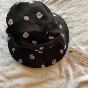 Daisy bucket hat